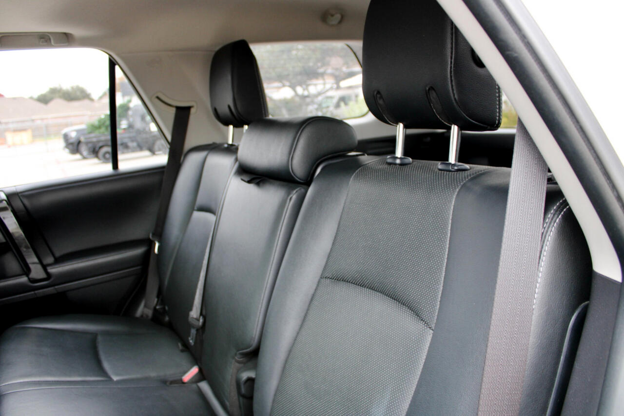 Toyota 4Runner SR5 2WD 2019