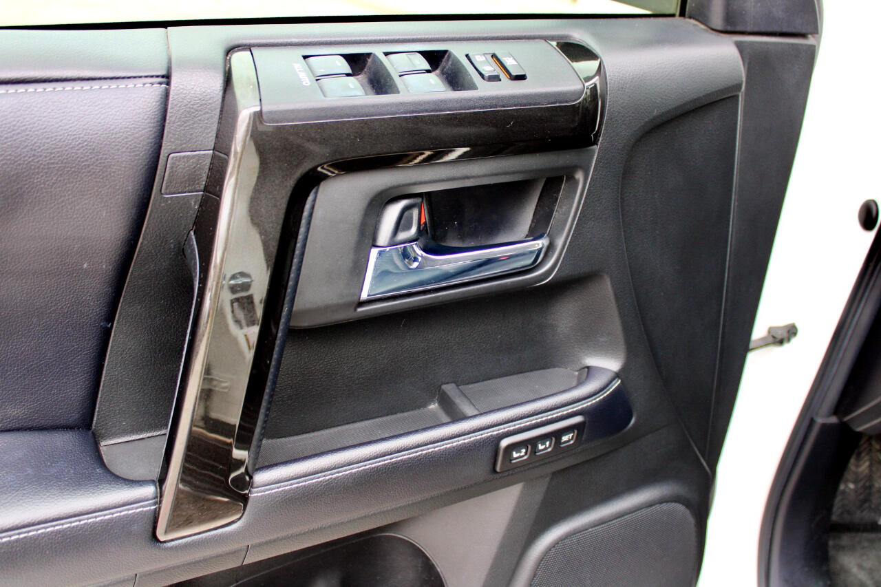 Toyota 4Runner SR5 2WD 2019