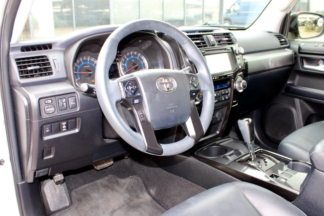 Toyota 4Runner SR5 2WD 2019