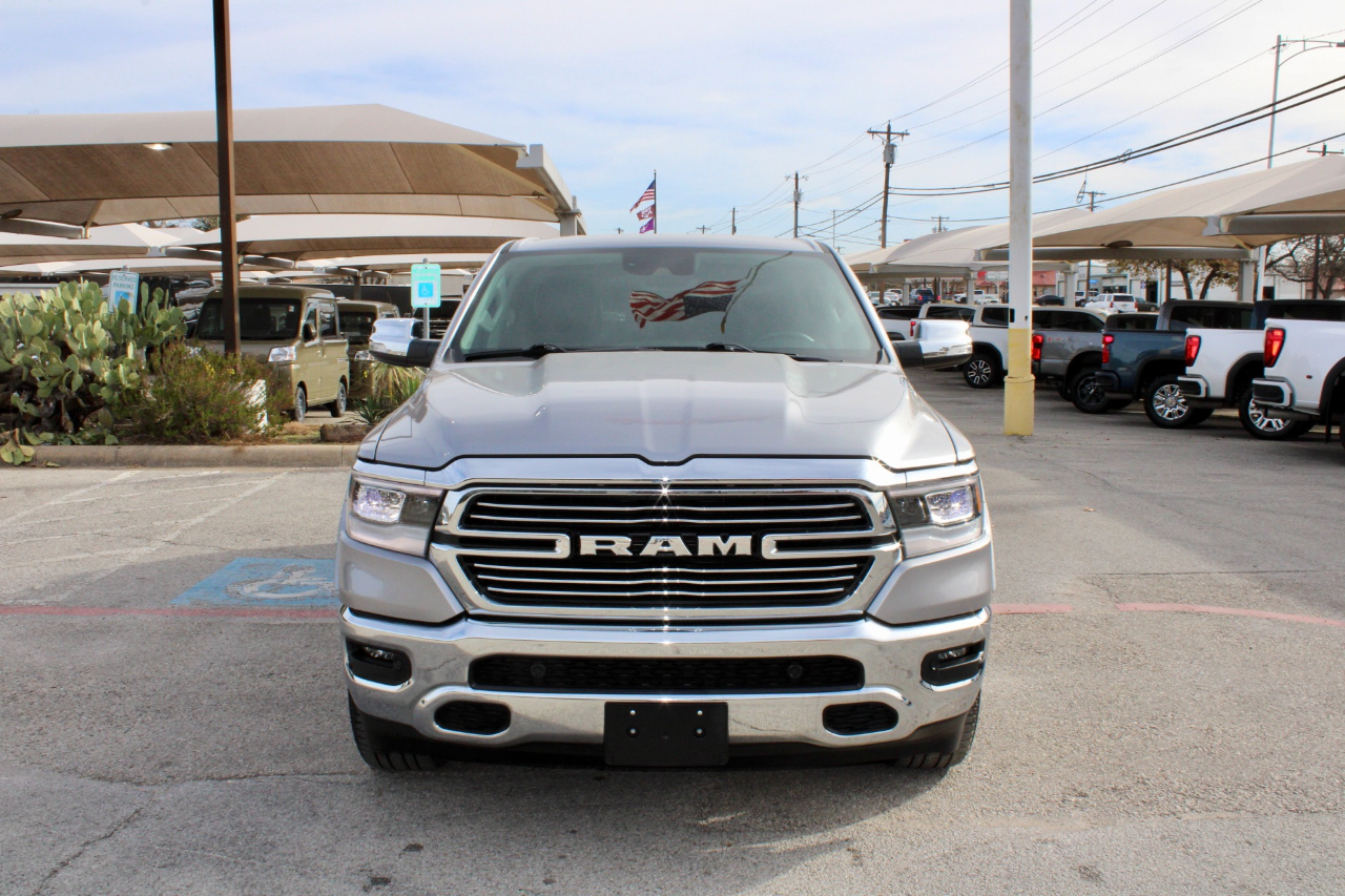 RAM 1500 Laramie Crew Cab SWB 4WD 2022