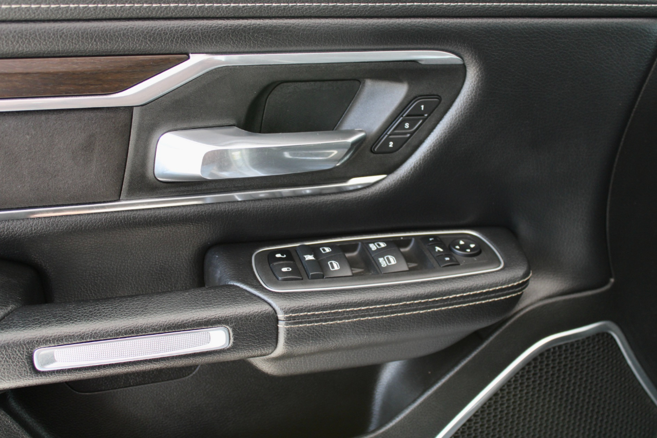 RAM 1500 Laramie Crew Cab SWB 4WD 2022