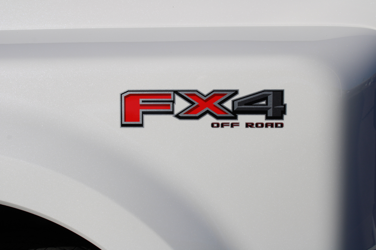 Ford F-350 SD Platinum Crew Cab Long Box 4WD DRW 2025