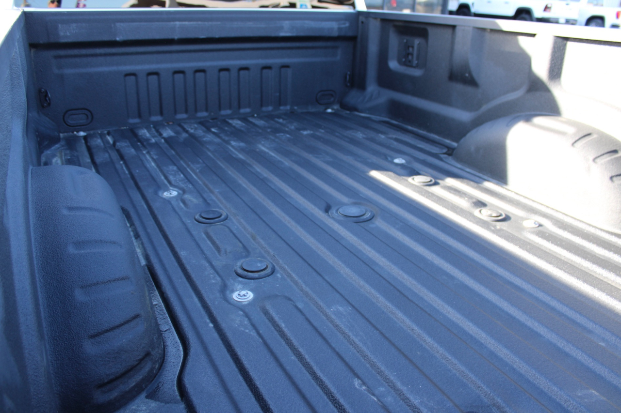 Ford F-350 SD Platinum Crew Cab Long Box 4WD DRW 2025