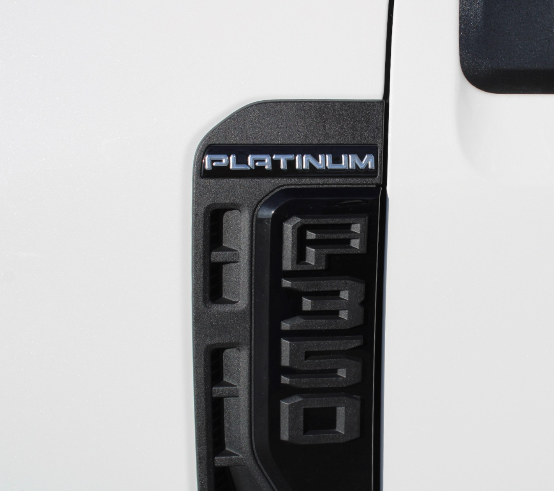 Ford F-350 SD Platinum Crew Cab Long Box 4WD DRW 2025