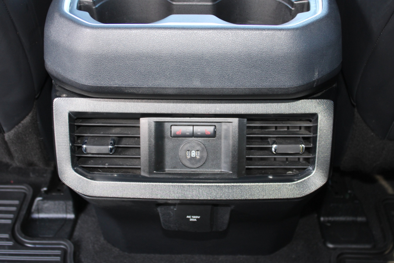 Ford F-350 SD Platinum Crew Cab Long Box 4WD DRW 2025