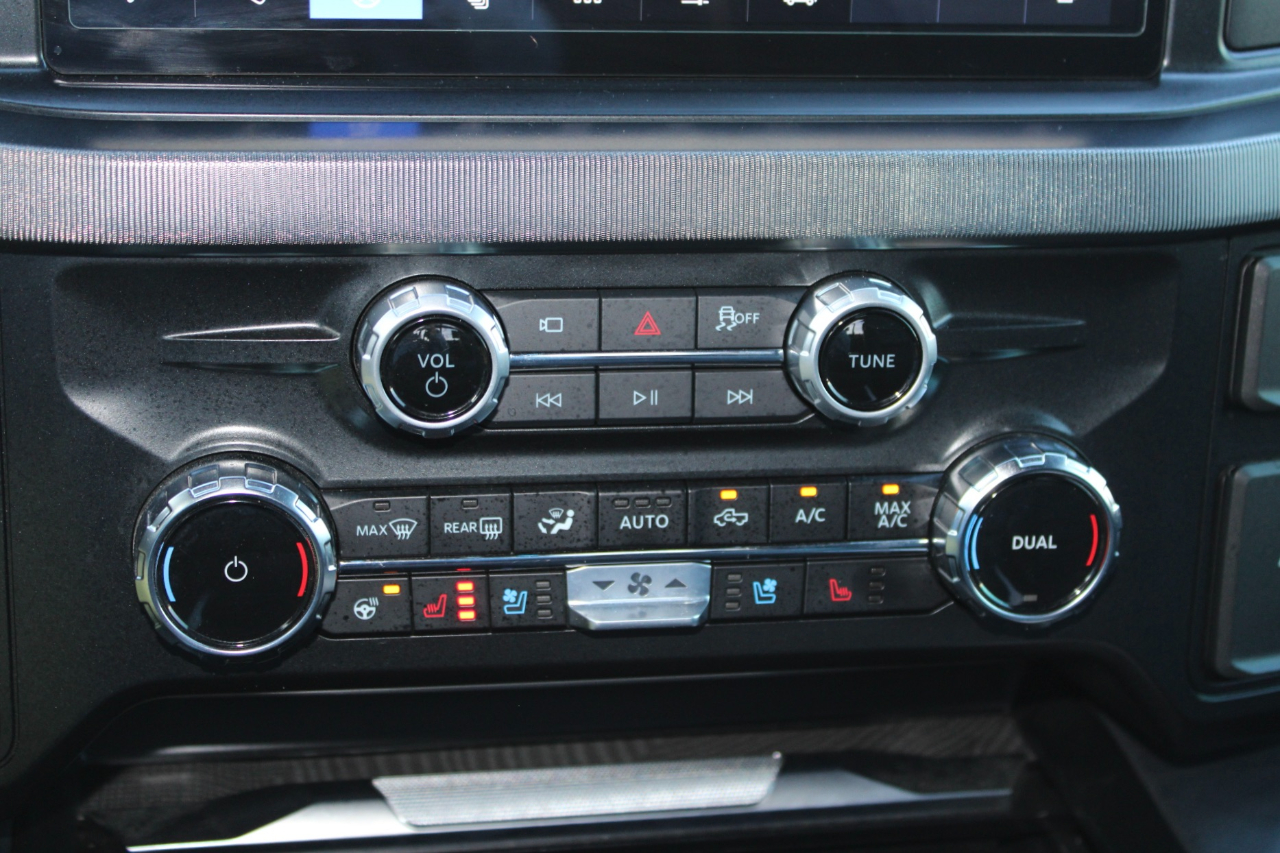 Ford F-350 SD Platinum Crew Cab Long Box 4WD DRW 2025