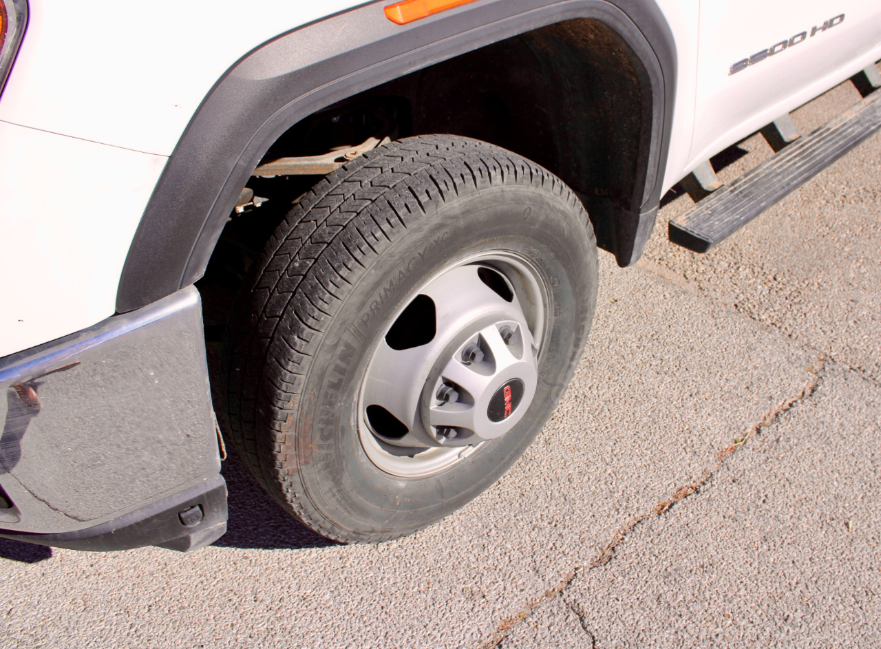 GMC Sierra 3500HD Pro Regular Cab 4WD 2023