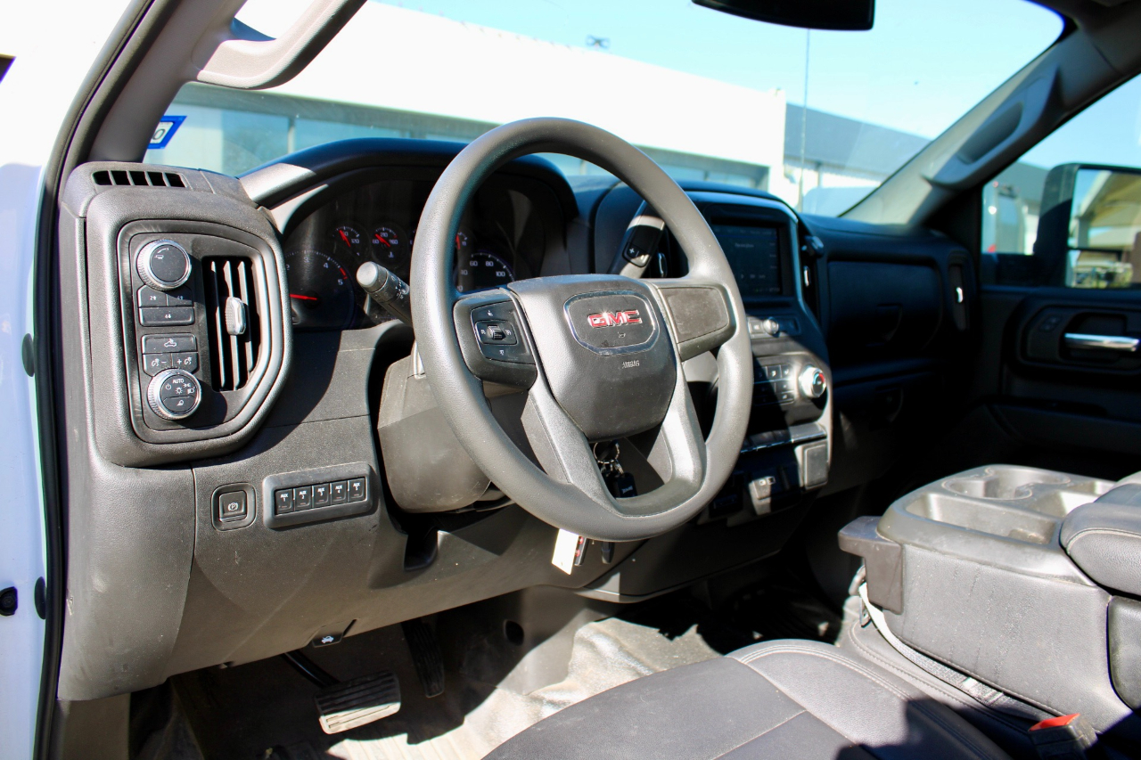 GMC Sierra 3500HD Pro Regular Cab 4WD 2023
