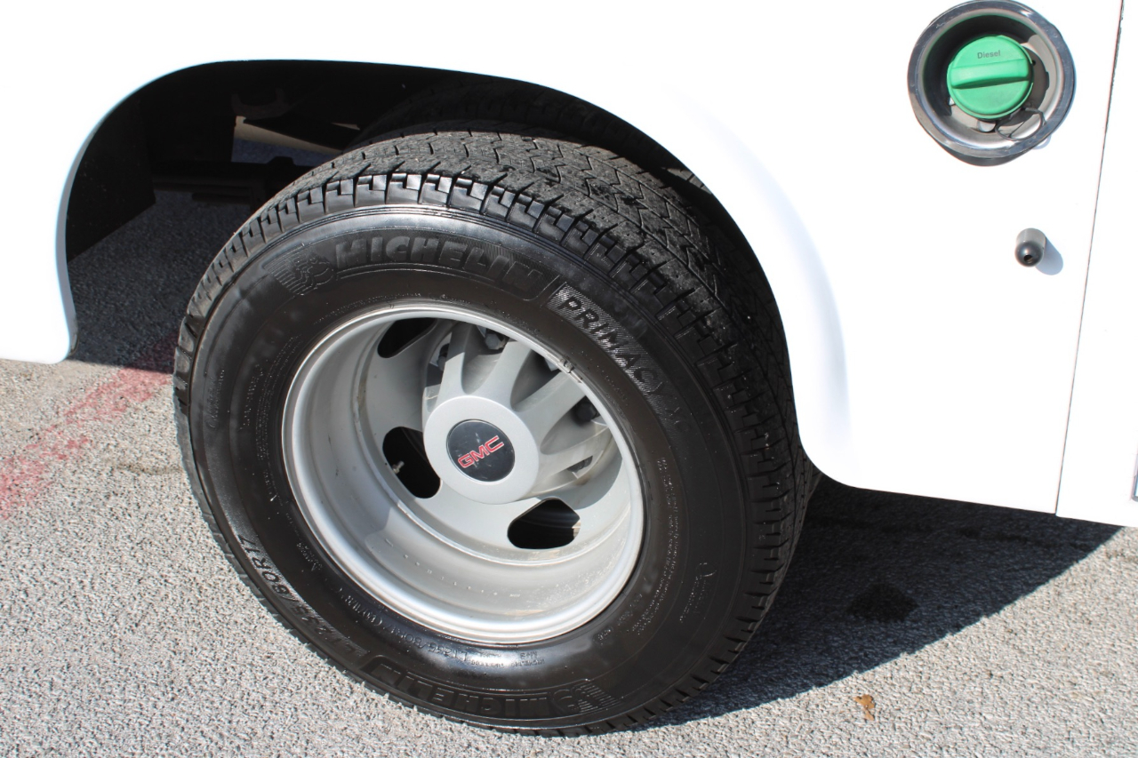 GMC Sierra 3500HD Pro Regular Cab 4WD 2023