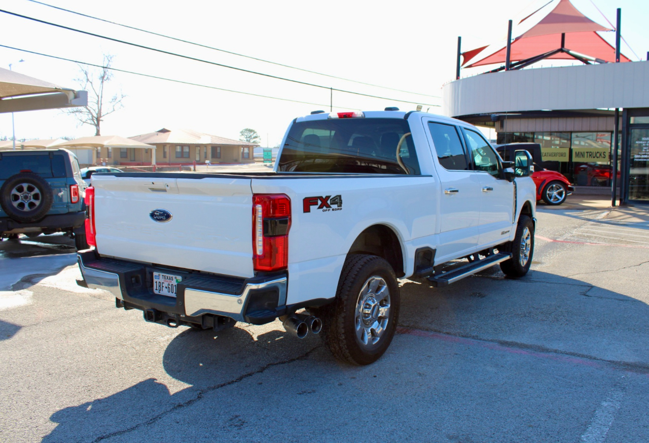 Ford F-250 SD Lariat Crew Cab 4WD 2025