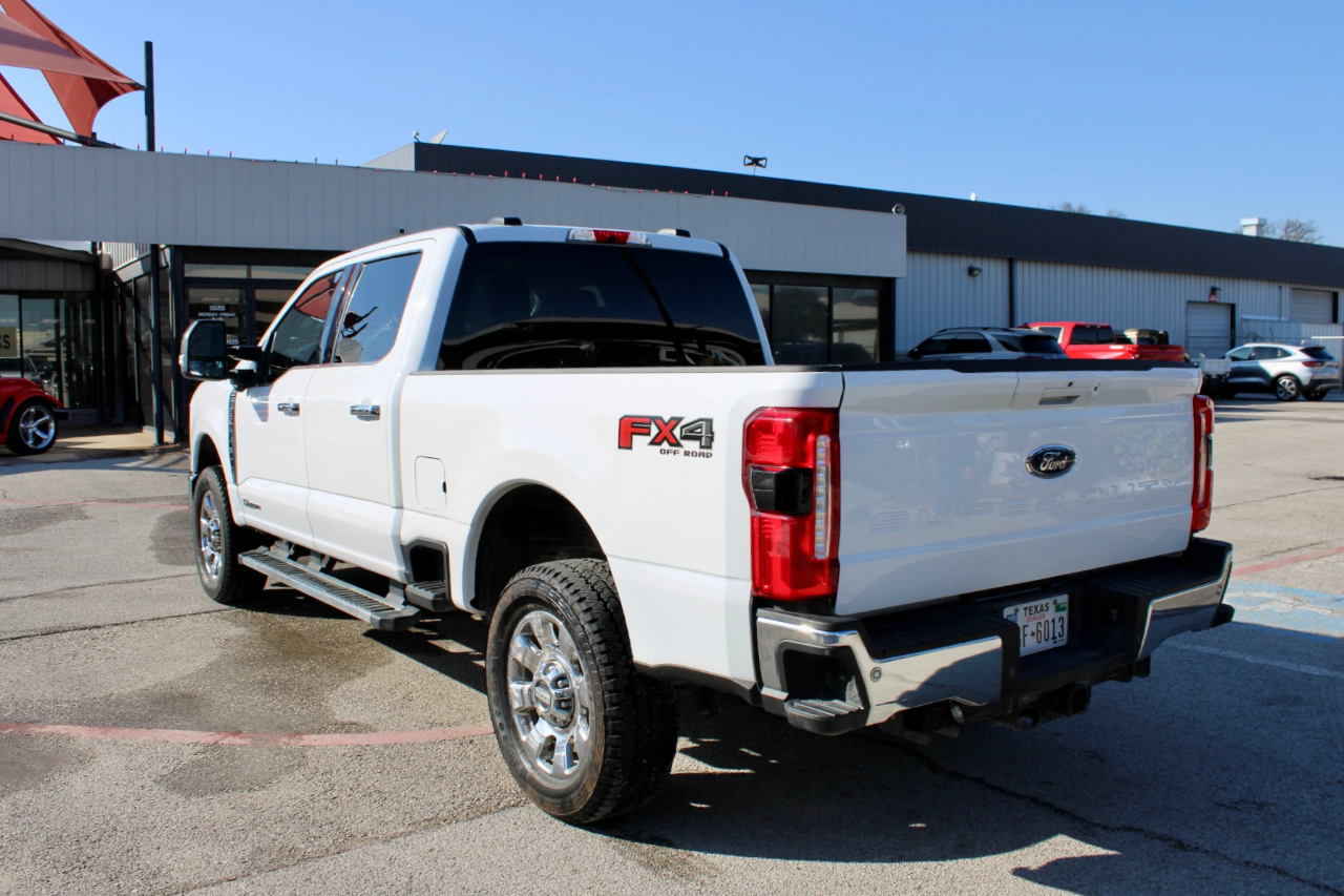 Ford F-250 SD Lariat Crew Cab 4WD 2025