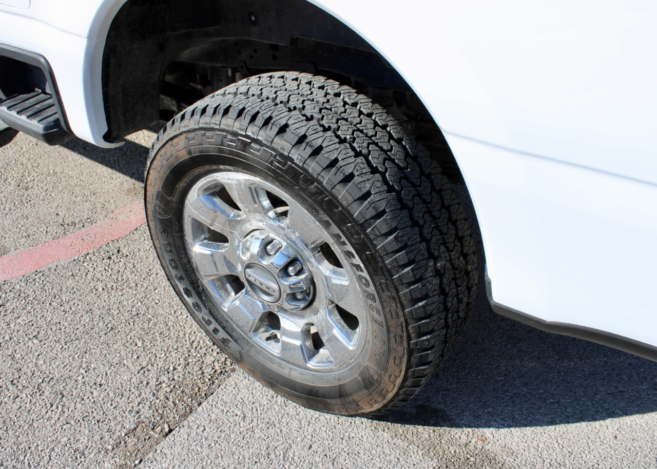 Ford F-250 SD Lariat Crew Cab 4WD 2025