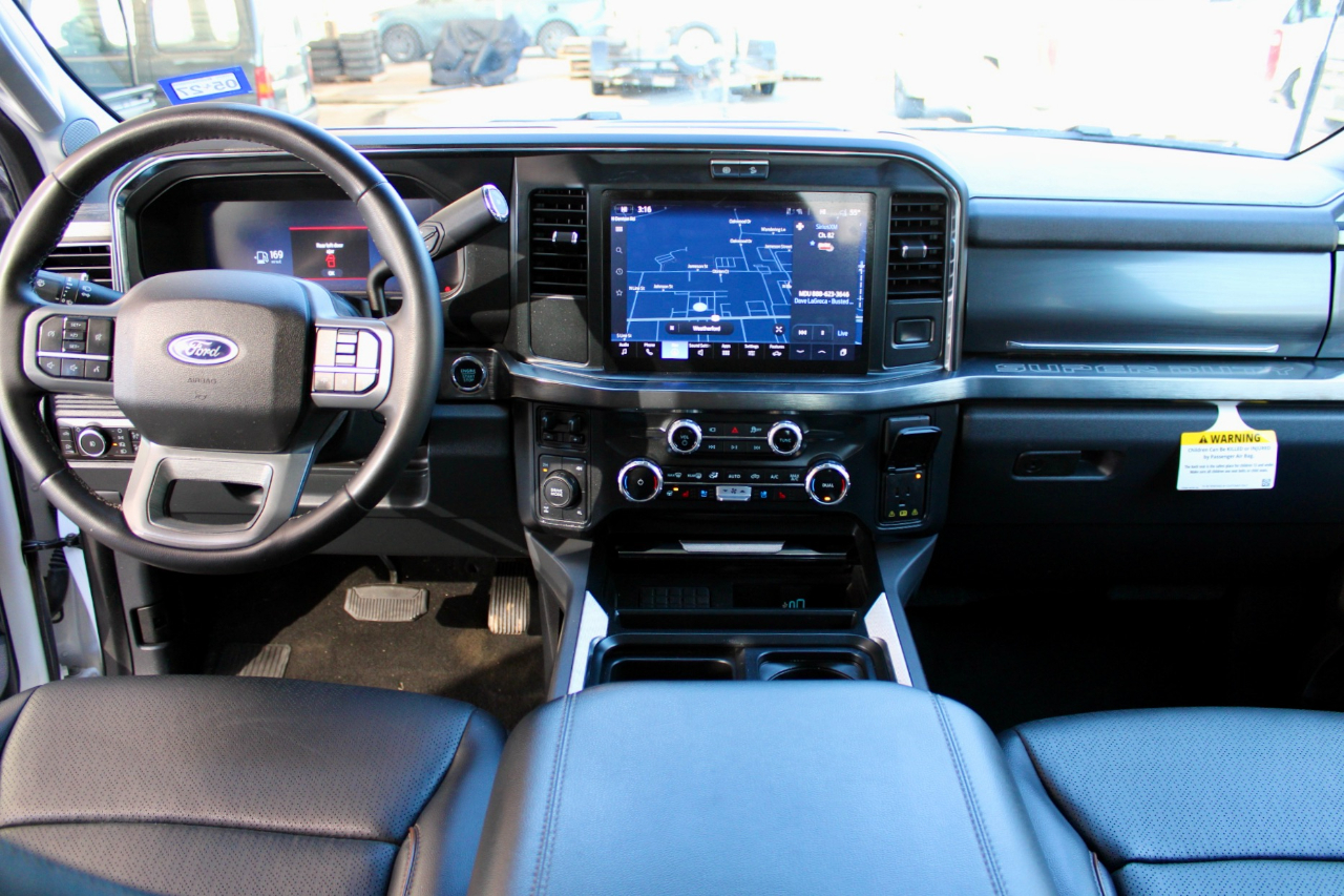 Ford F-250 SD Lariat Crew Cab 4WD 2025