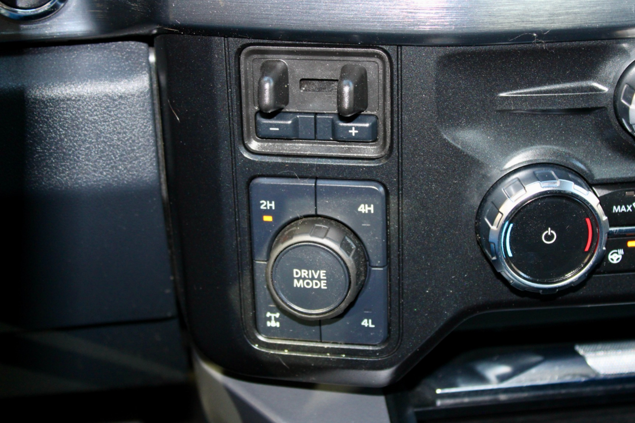 Ford F-250 SD Lariat Crew Cab 4WD 2025