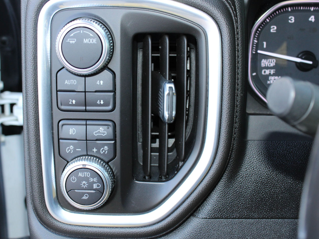 GMC Sierra 1500 SLT Crew Cab 4WD SWB 2020