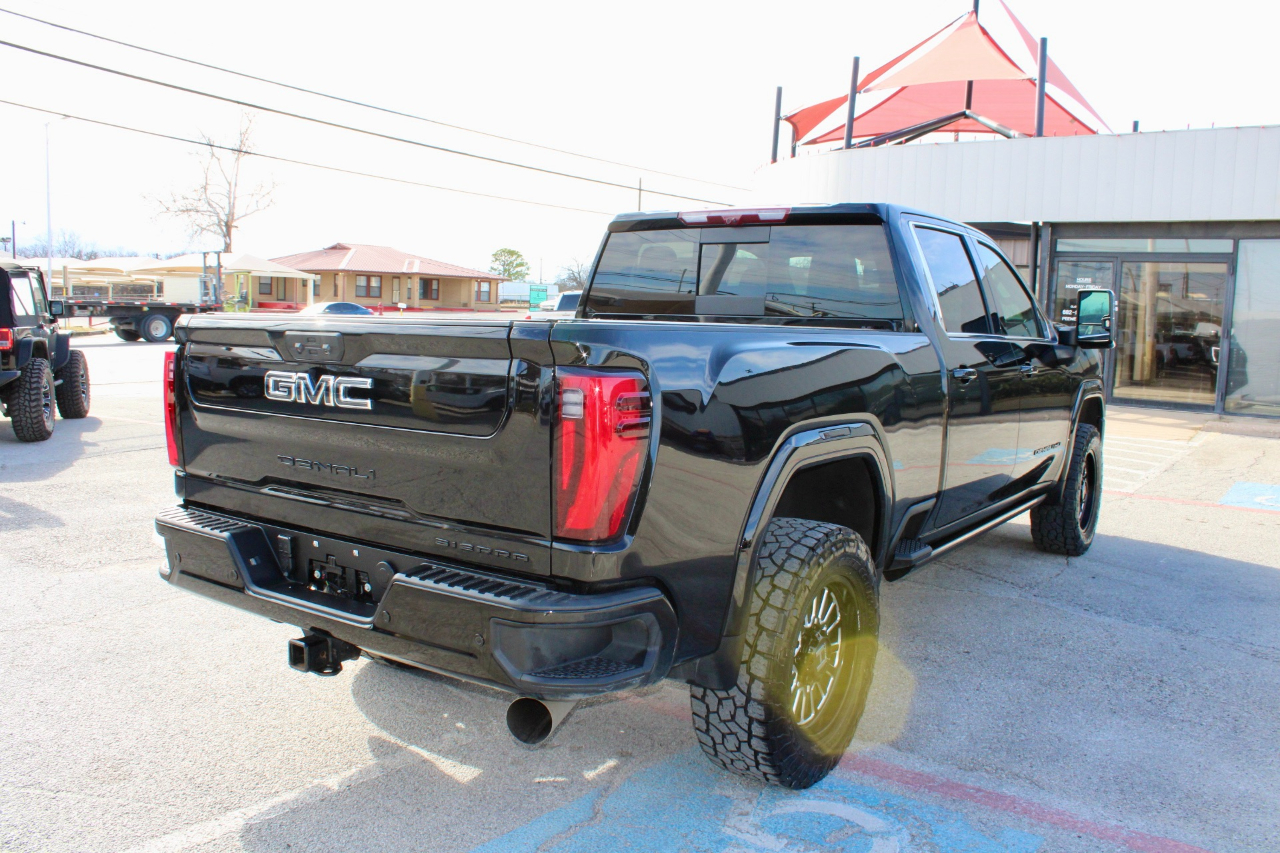 GMC Sierra 2500HD Denali Ultimate Crew Cab 4WD 2024