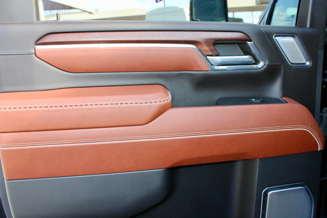 GMC Sierra 2500HD Denali Ultimate Crew Cab 4WD 2024