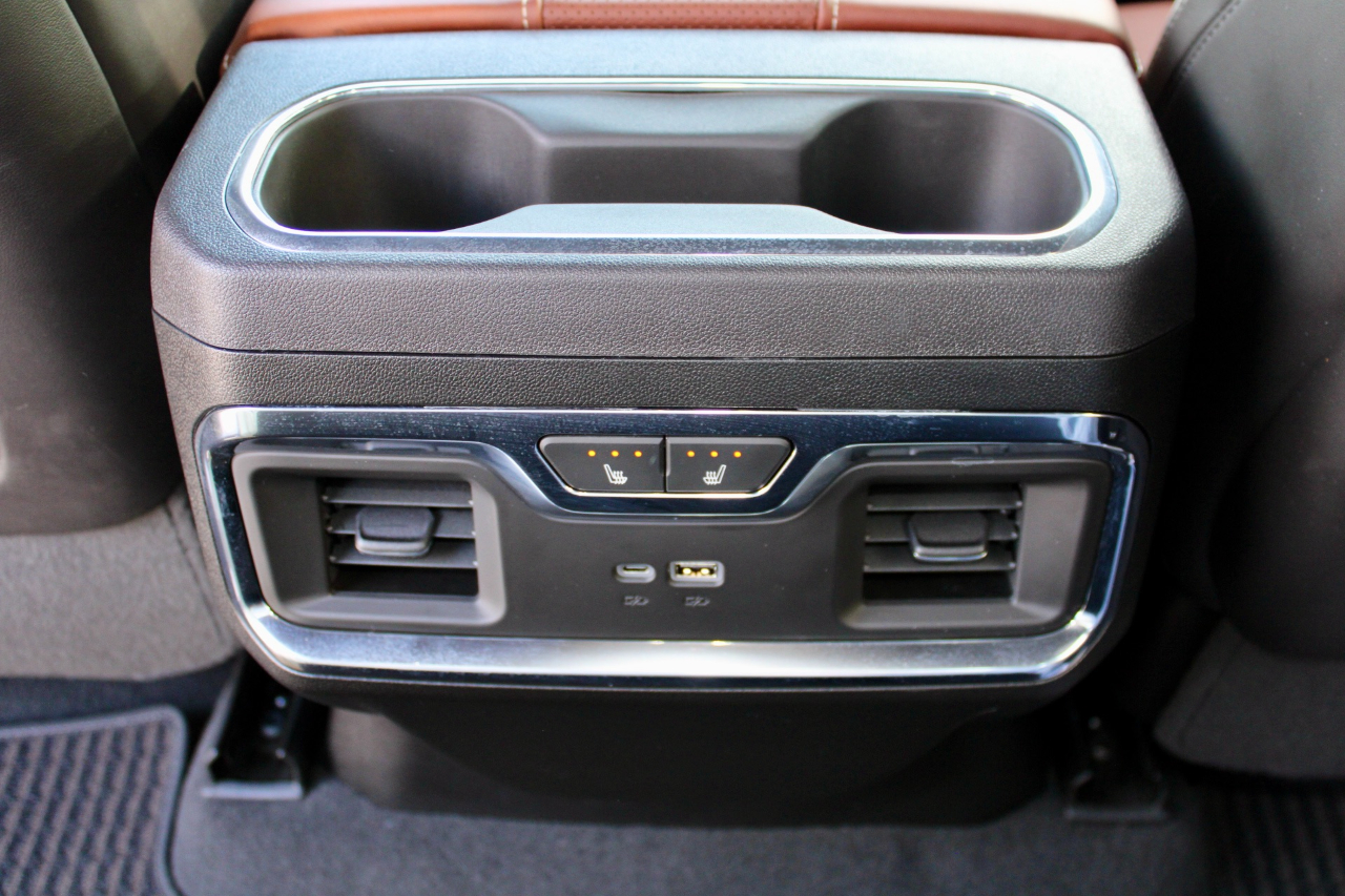 GMC Sierra 2500HD Denali Ultimate Crew Cab 4WD 2024