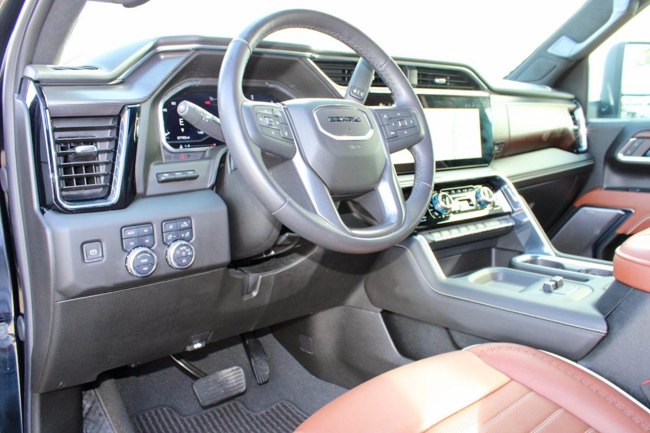 GMC Sierra 2500HD Denali Ultimate Crew Cab 4WD 2024