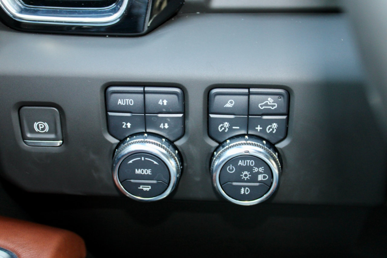 GMC Sierra 2500HD Denali Ultimate Crew Cab 4WD 2024