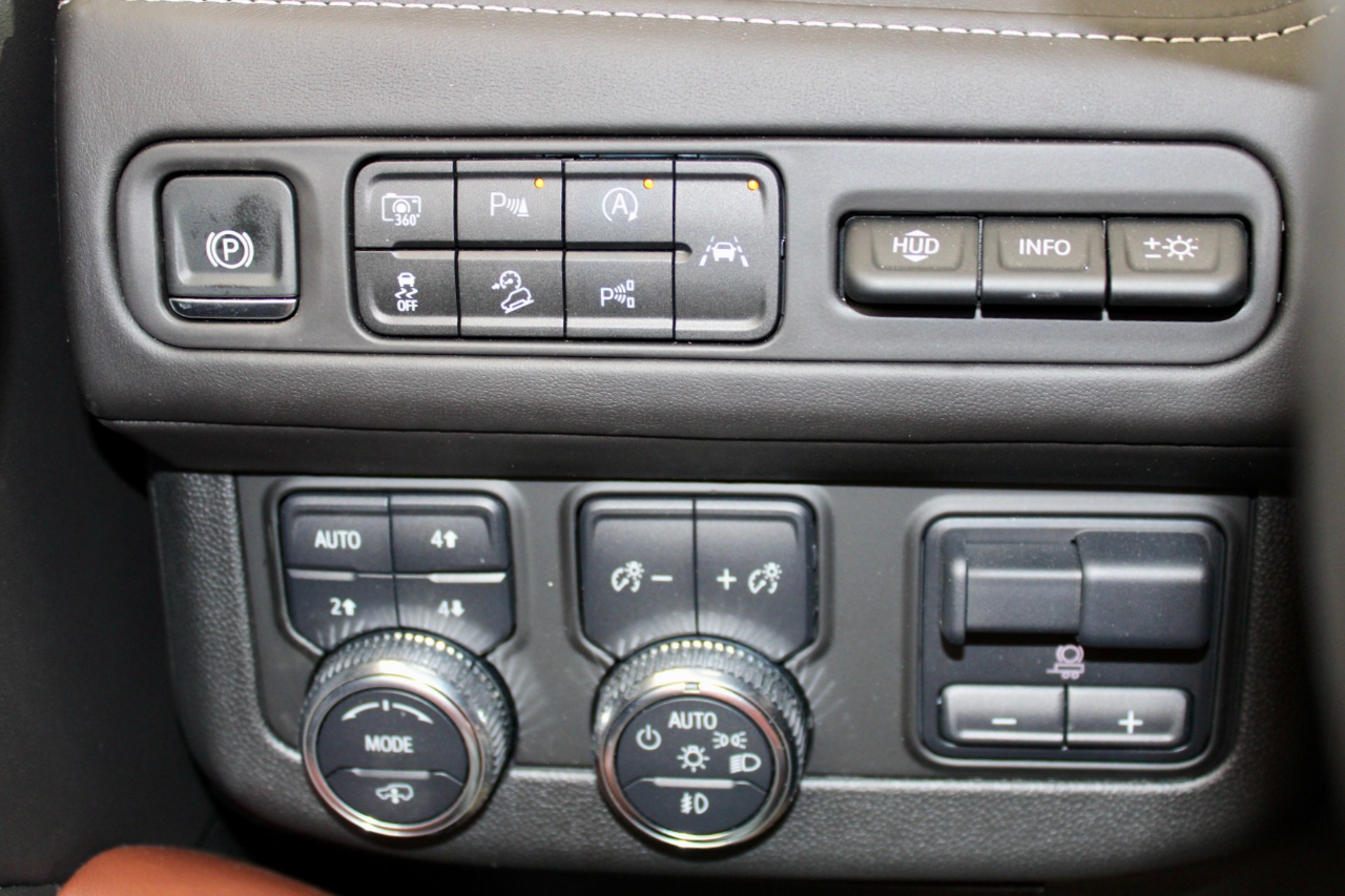 GMC Yukon XL Denali Ultimate 4WD 2024