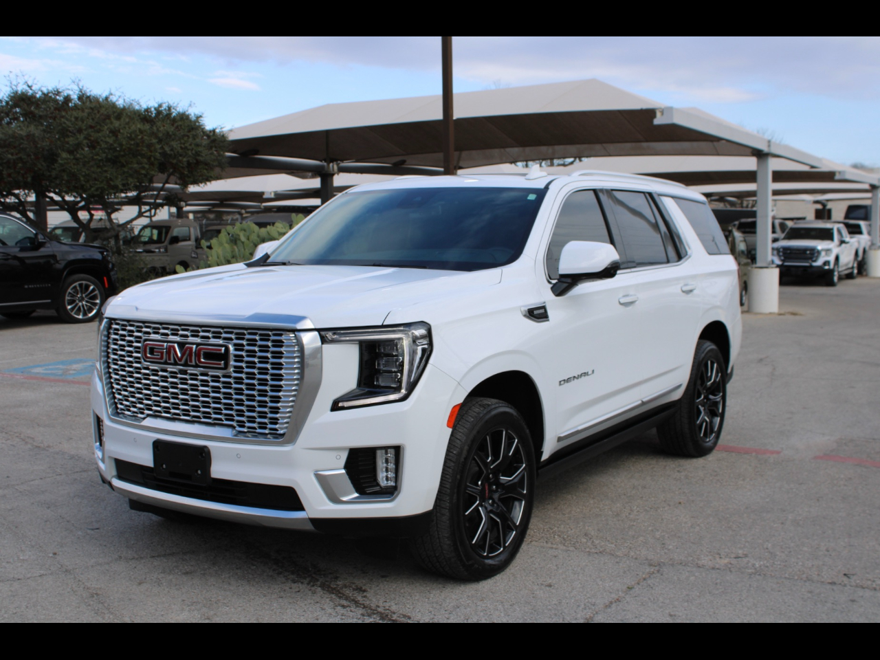 2024 GMC Yukon Denali 4WD