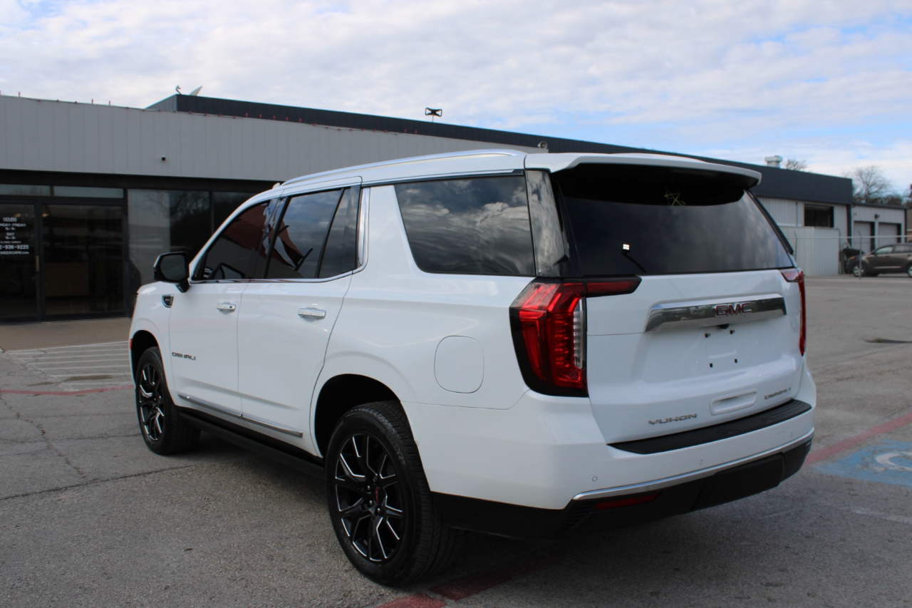 GMC Yukon Denali 4WD 2024