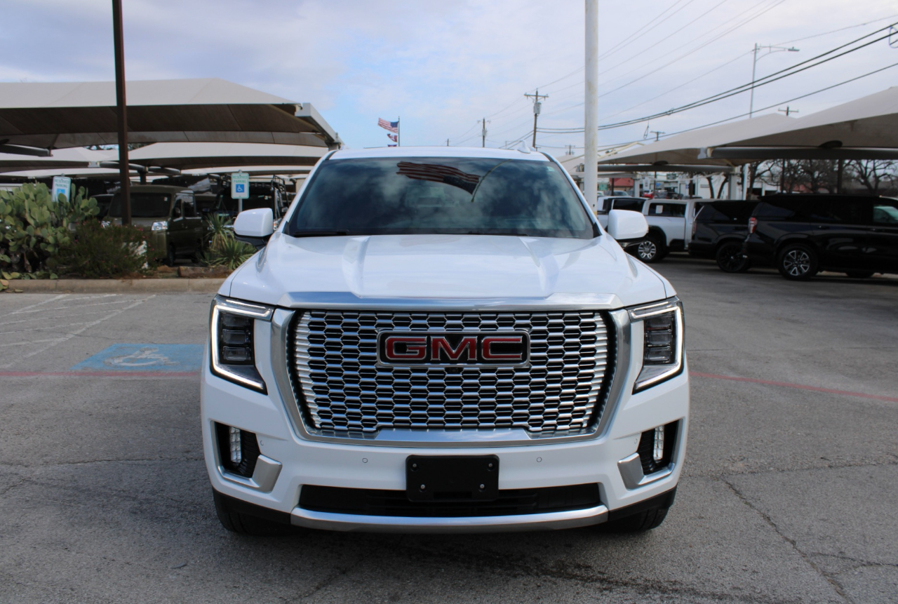 GMC Yukon Denali 4WD 2024