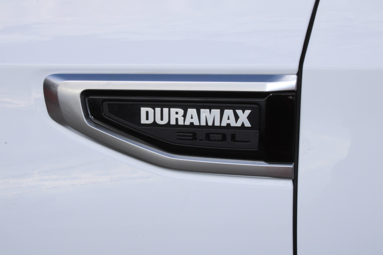 GMC Yukon Denali 4WD 2024