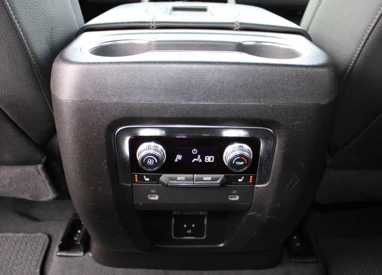 GMC Yukon Denali 4WD 2024