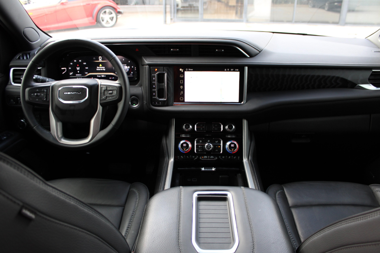 GMC Yukon Denali 4WD 2024