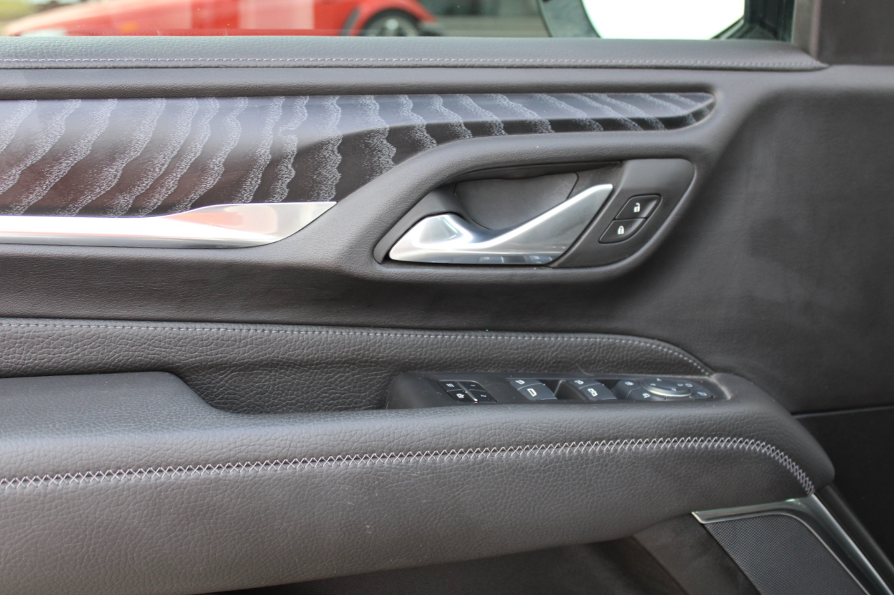 GMC Yukon Denali 4WD 2024