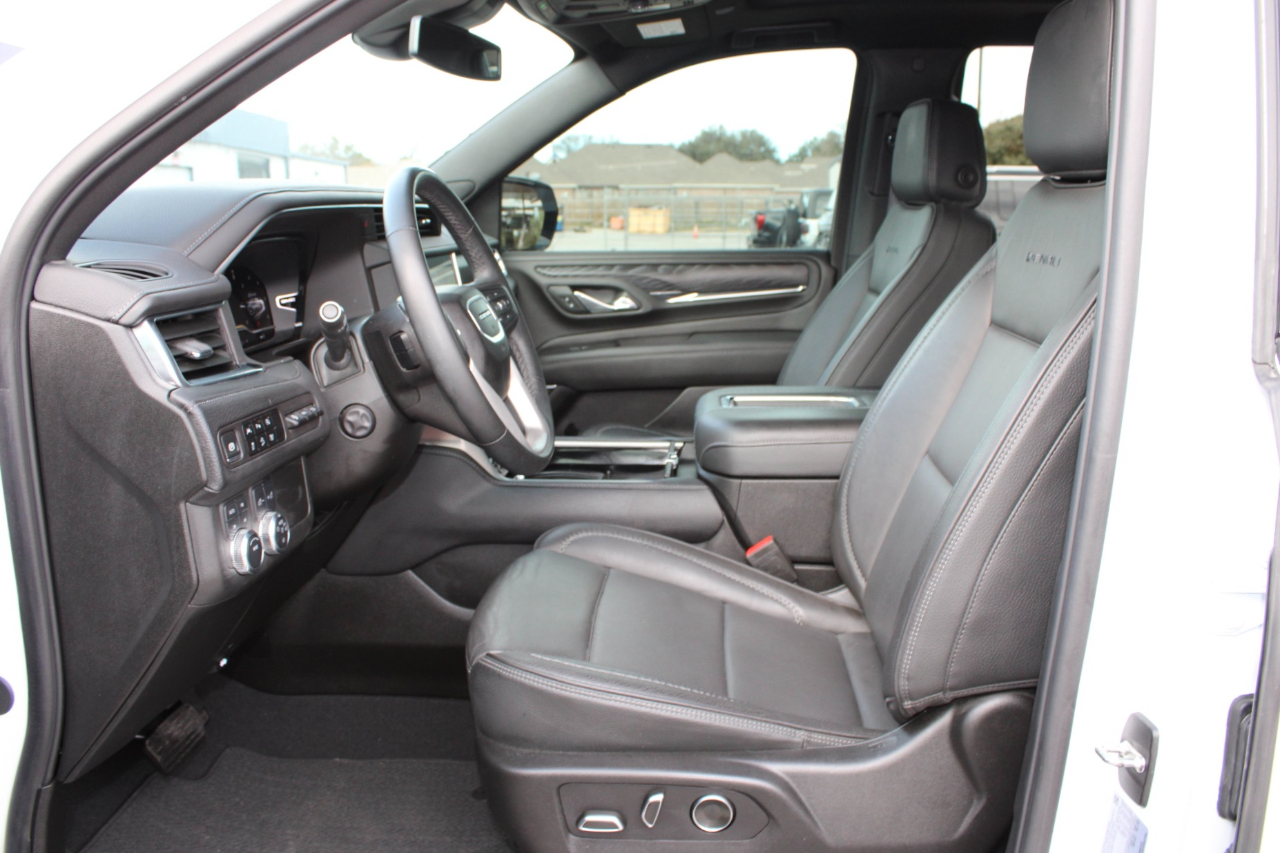 GMC Yukon Denali 4WD 2024