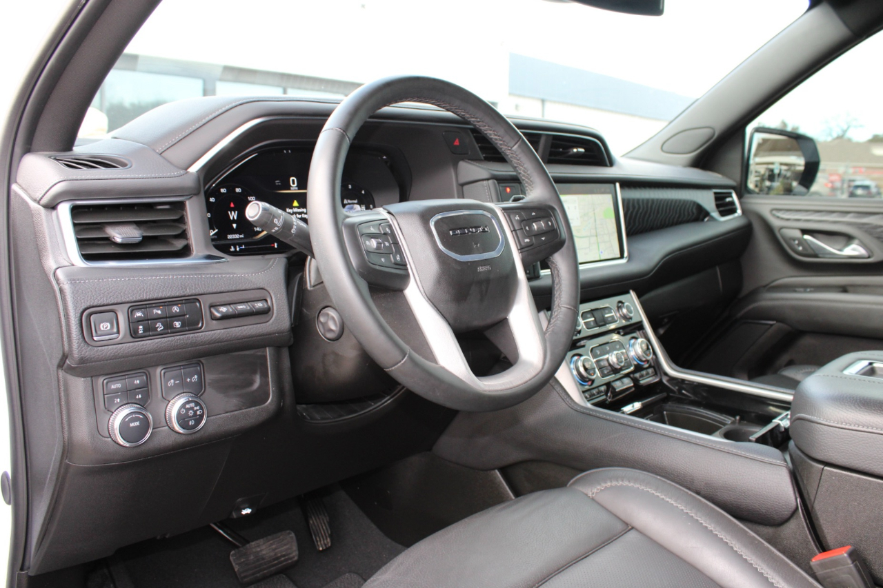 GMC Yukon Denali 4WD 2024