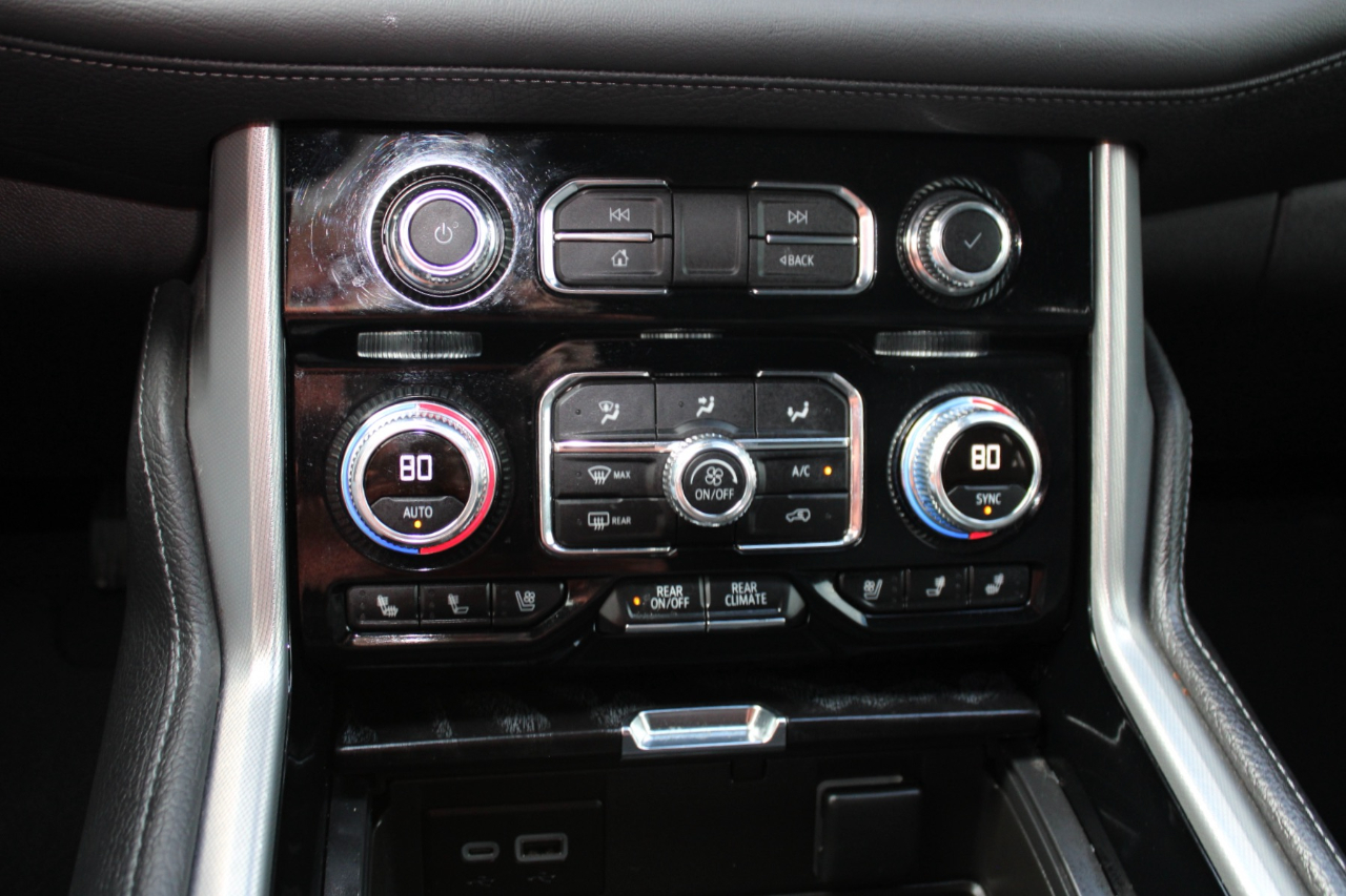 GMC Yukon Denali 4WD 2024