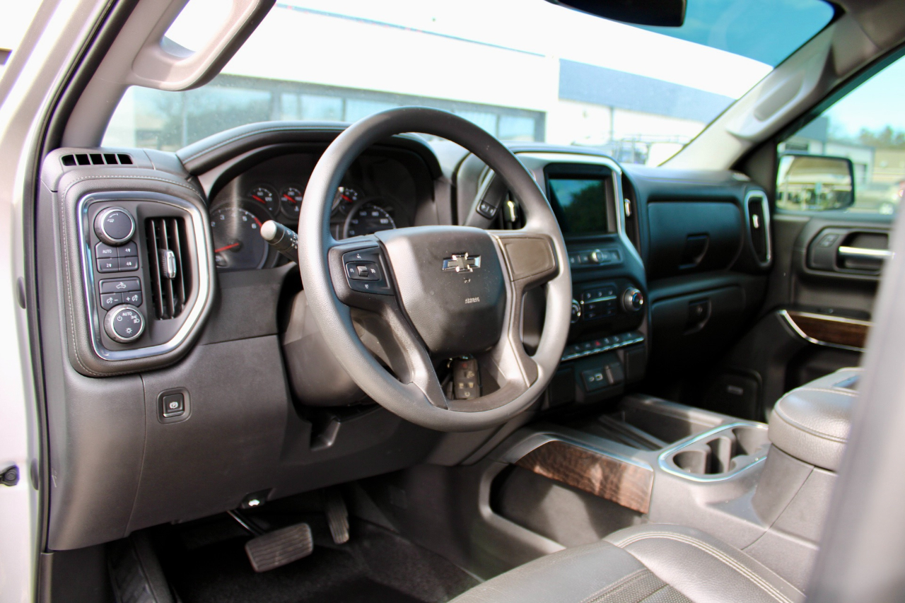 Chevrolet Silverado 1500 Custom Trail Boss Crew Cab Short Box 4WD 2021