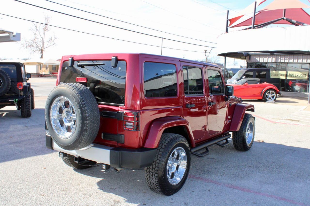 Jeep Wrangler Unlimited Sahara 4WD 2011