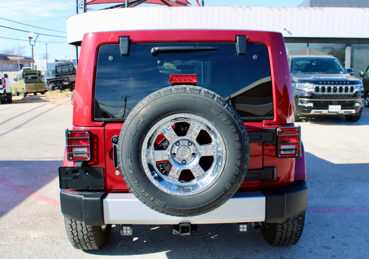 Jeep Wrangler Unlimited Sahara 4WD 2011