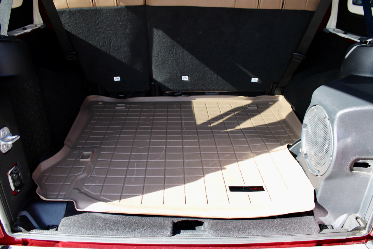 Jeep Wrangler Unlimited Sahara 4WD 2011