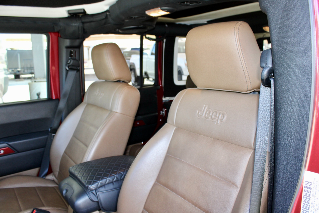 Jeep Wrangler Unlimited Sahara 4WD 2011