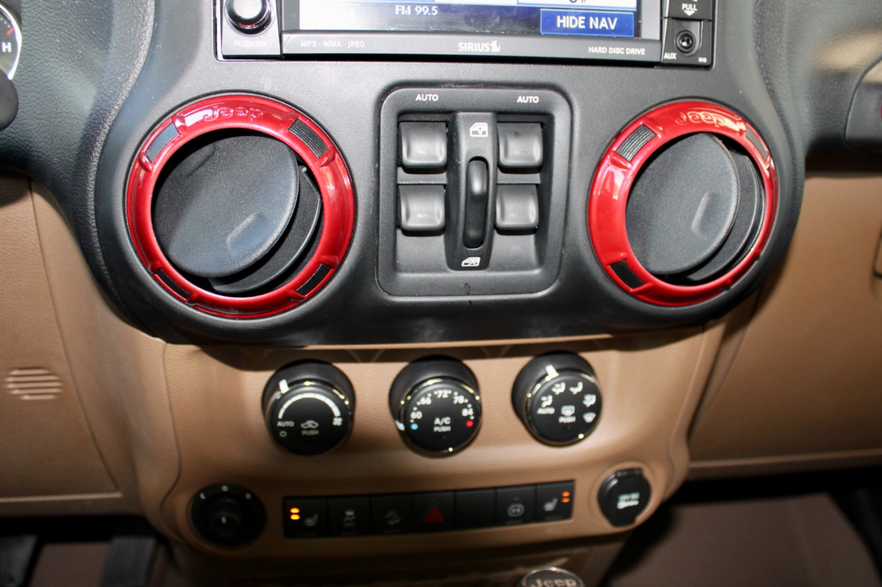 Jeep Wrangler Unlimited Sahara 4WD 2011