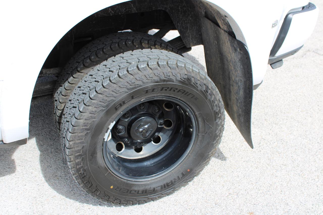 RAM 3500 Laramie Mega Cab 4WD DRW 2021