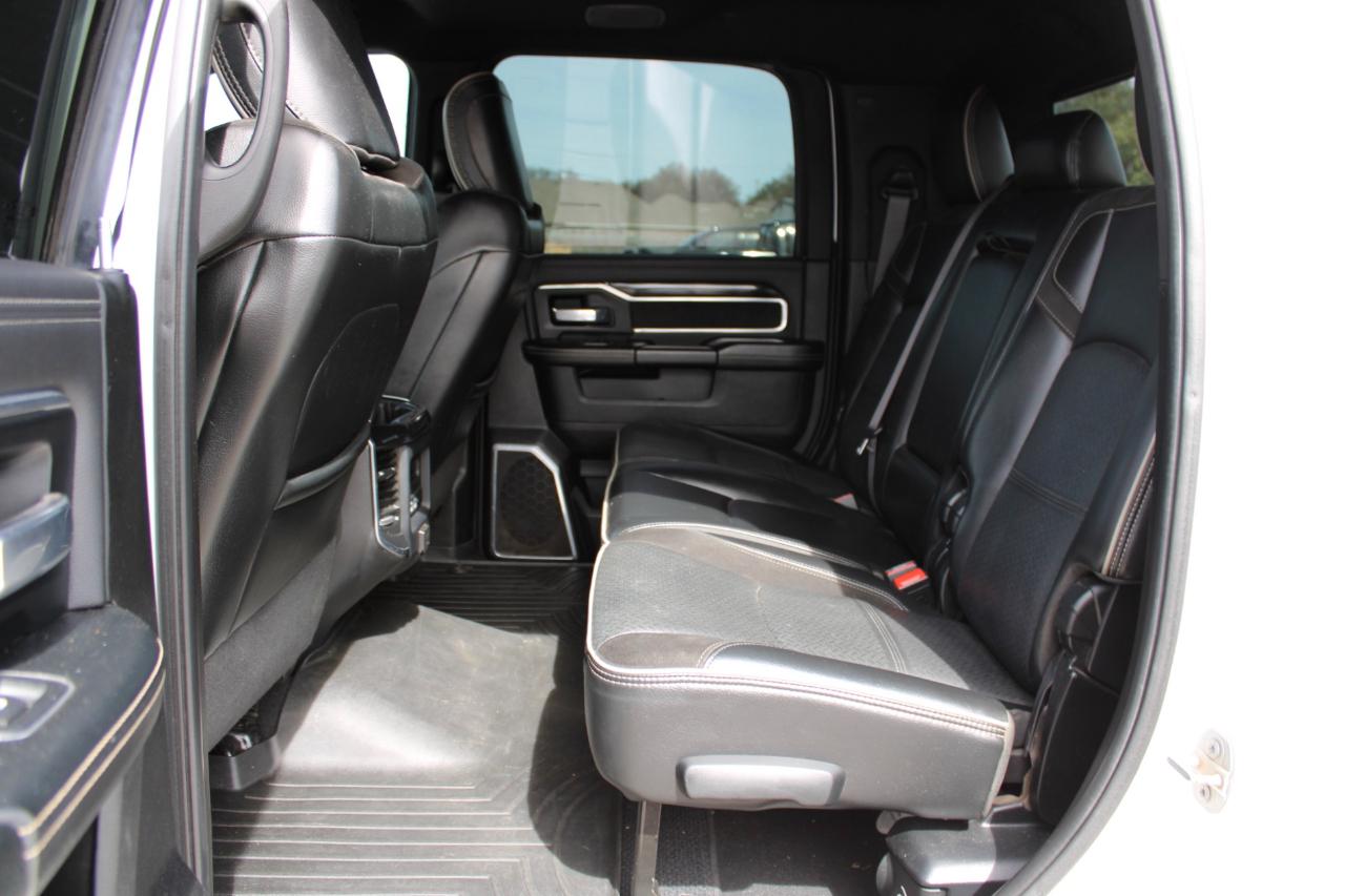 RAM 3500 Laramie Mega Cab 4WD DRW 2021