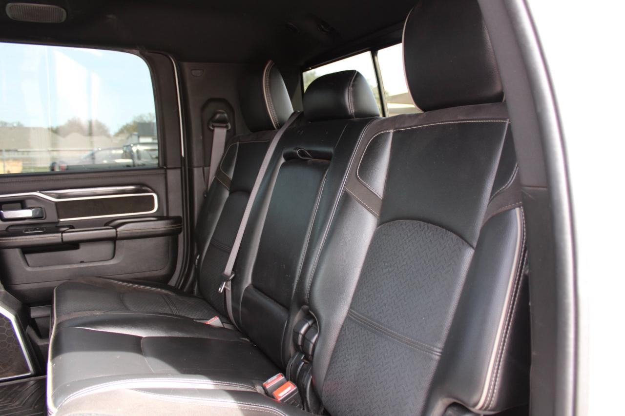 RAM 3500 Laramie Mega Cab 4WD DRW 2021