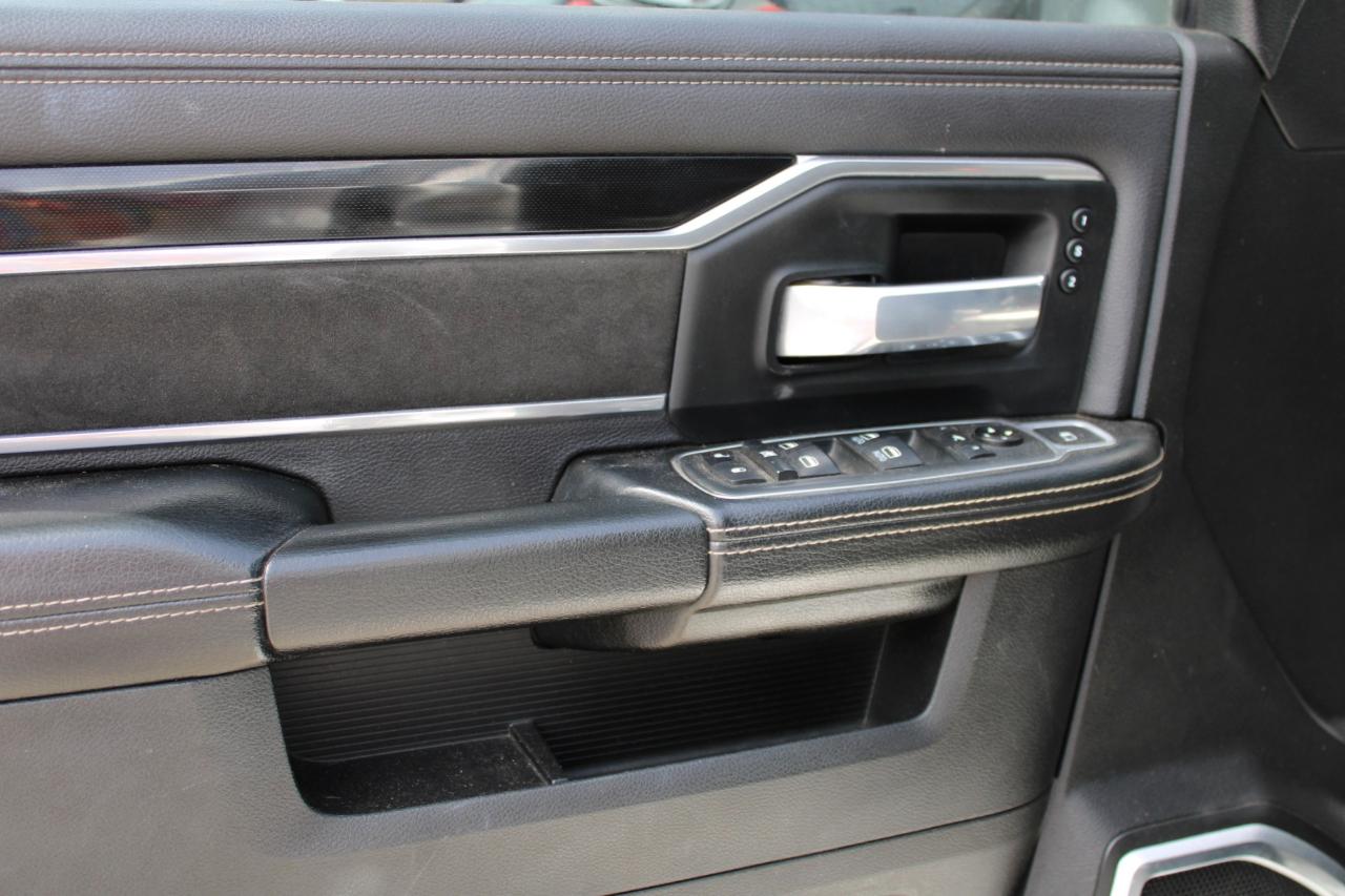 RAM 3500 Laramie Mega Cab 4WD DRW 2021