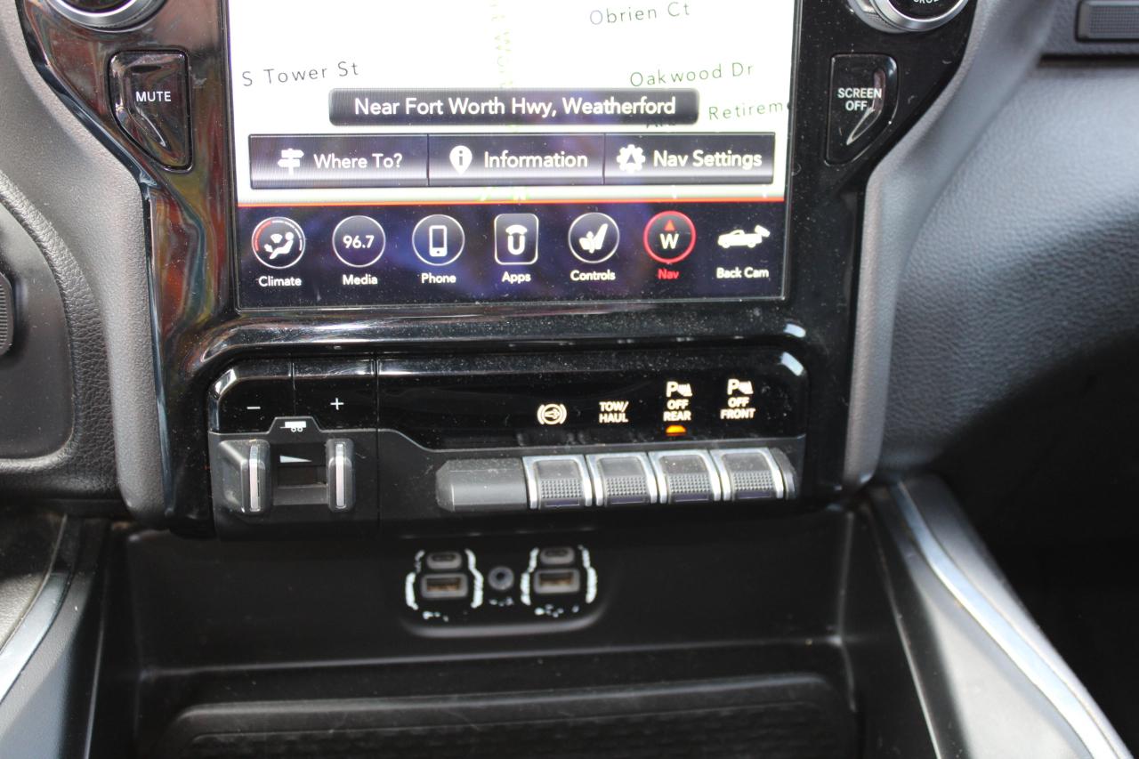 RAM 3500 Laramie Mega Cab 4WD DRW 2021