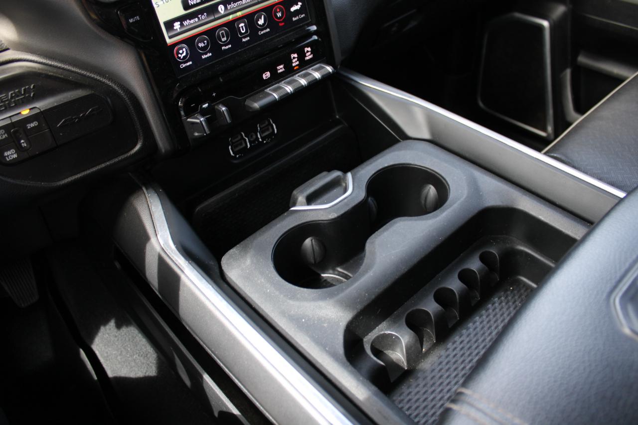 RAM 3500 Laramie Mega Cab 4WD DRW 2021