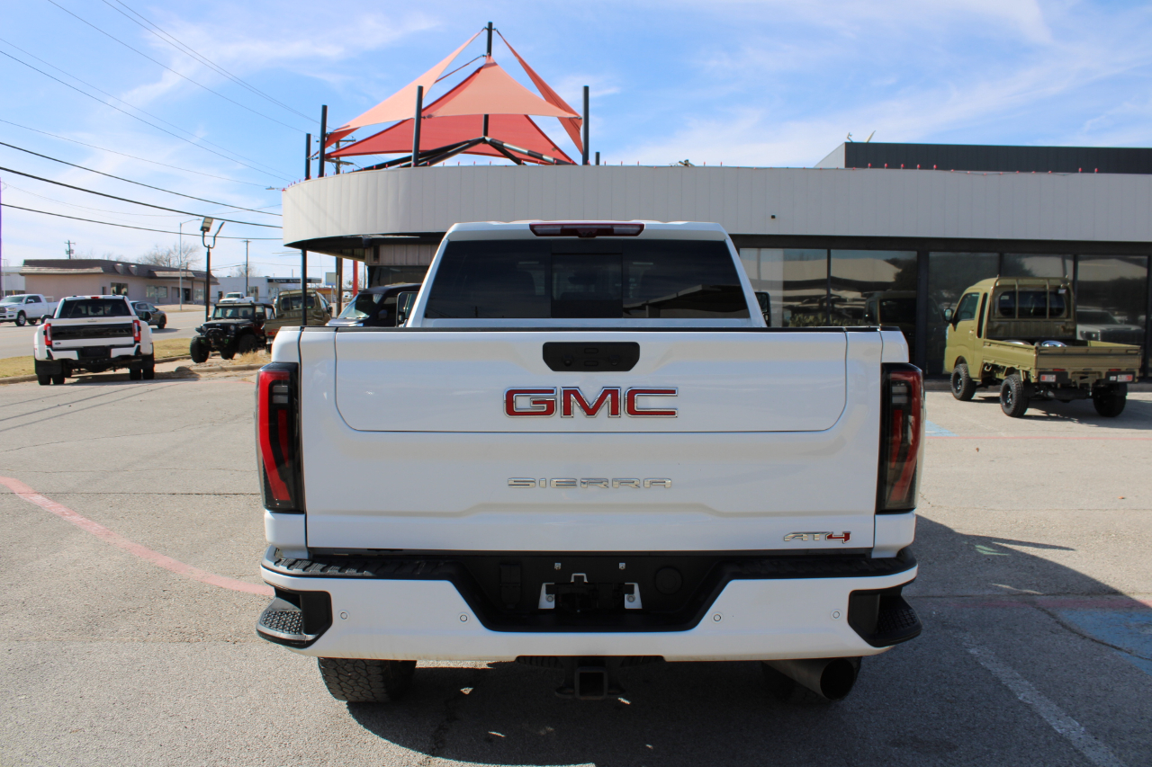 GMC Sierra 3500HD AT4 Crew Cab 4WD 2025