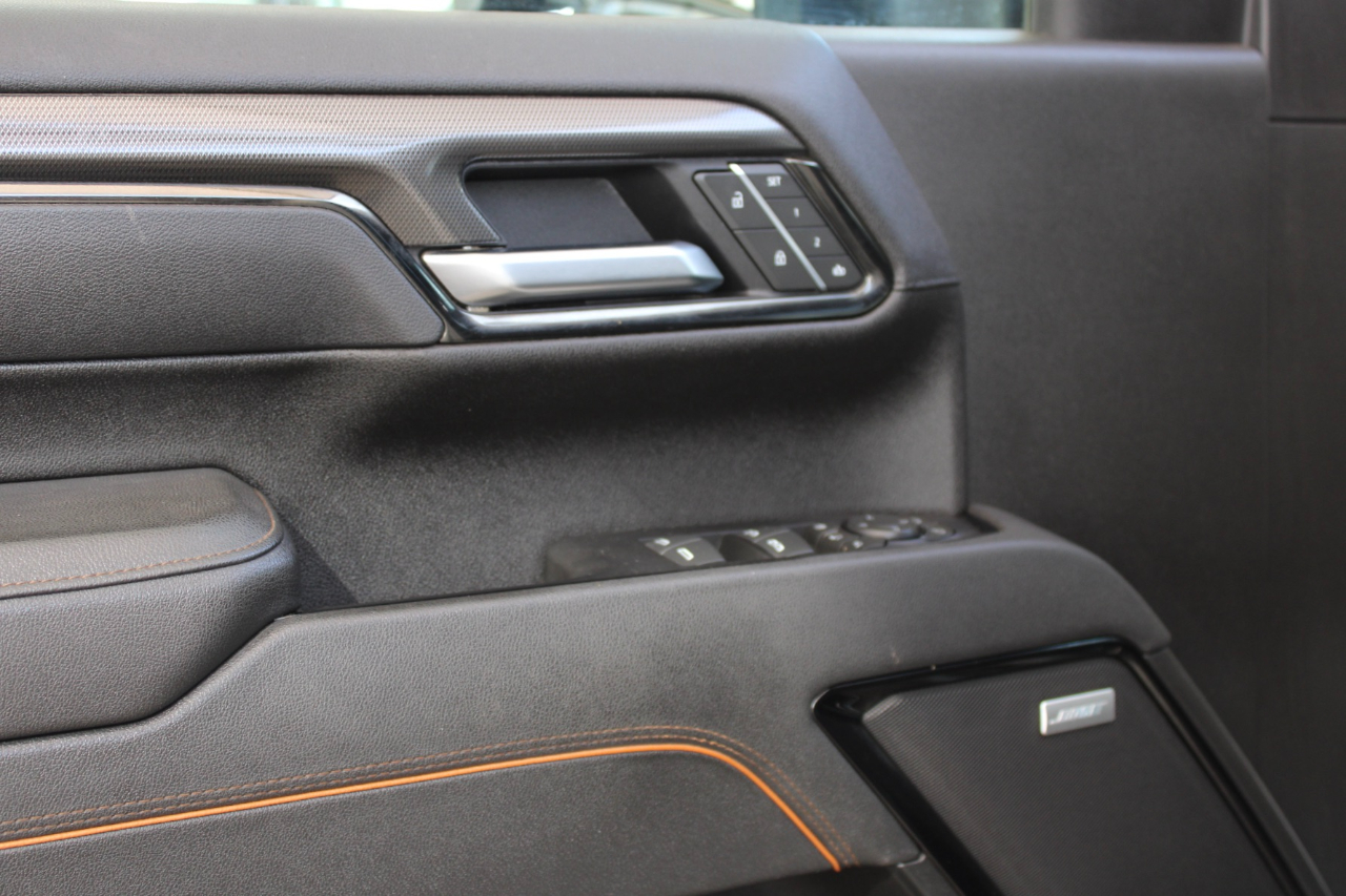 GMC Sierra 3500HD AT4 Crew Cab 4WD 2025