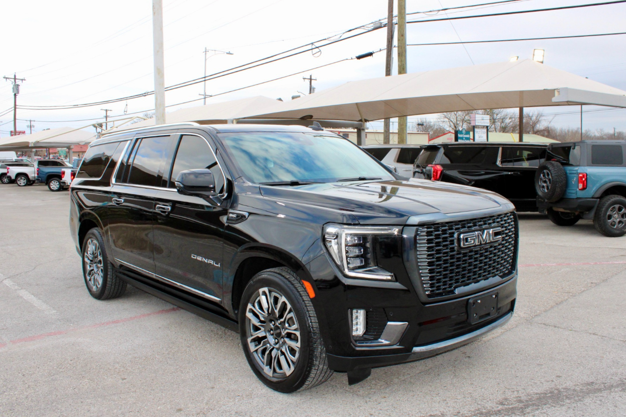 GMC Yukon XL Denali Ultimate 4WD 2023